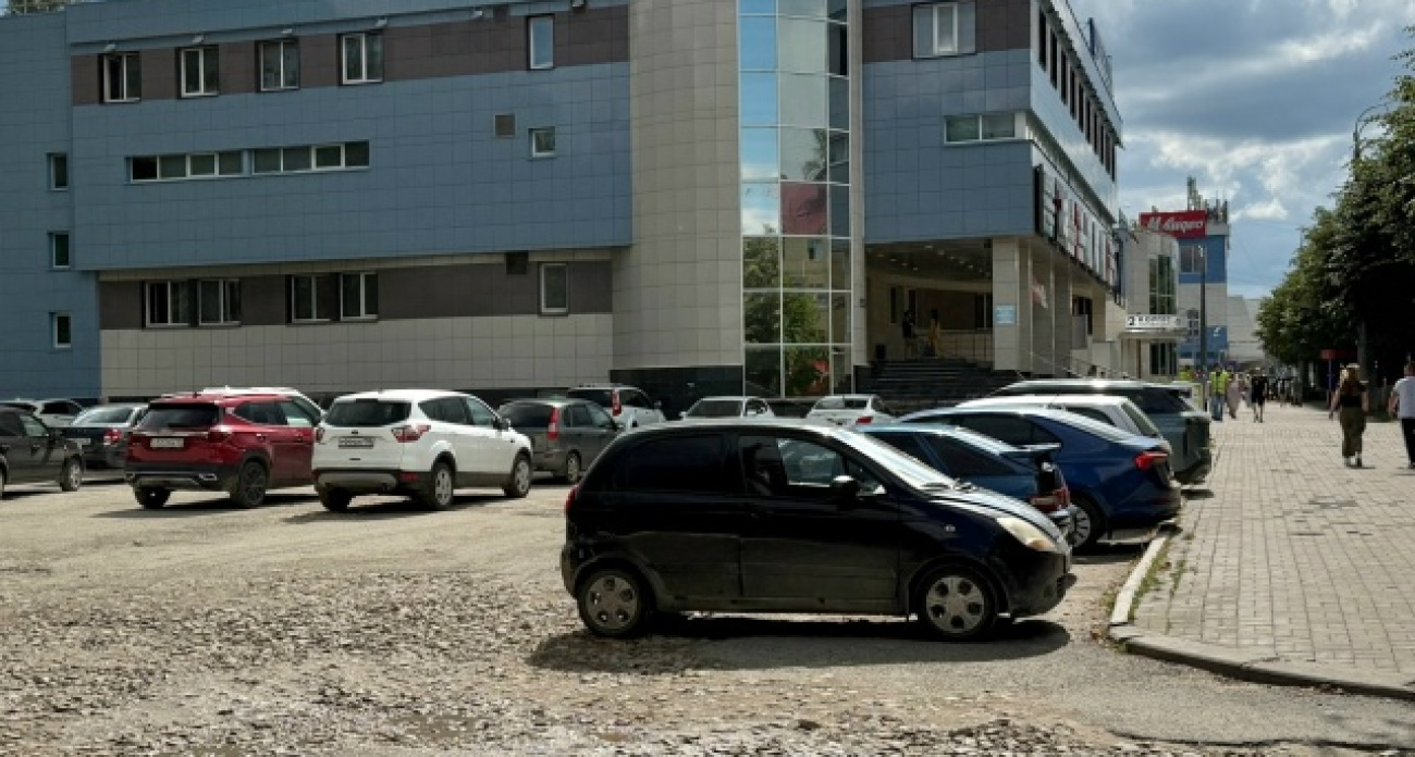 Парковку у йошкар-олинского ТЦ сделают ровной за 5,7 млн