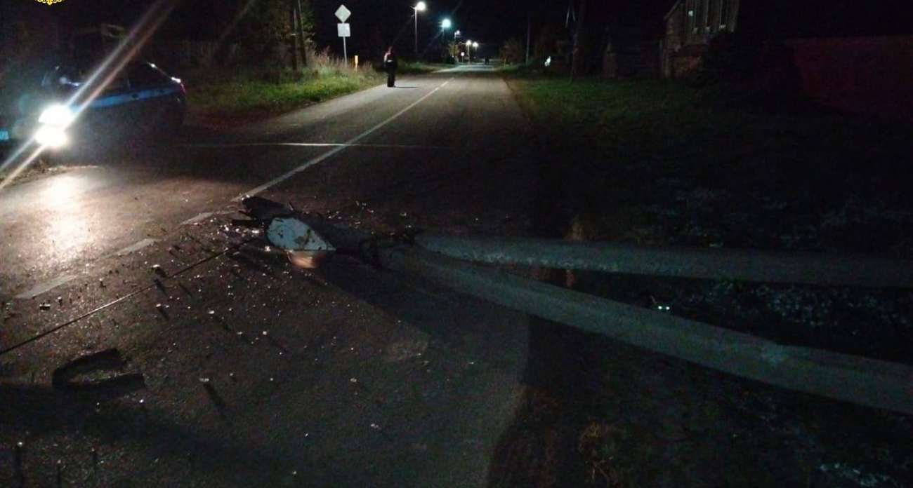 В Нурме водитель снес уличное освещение