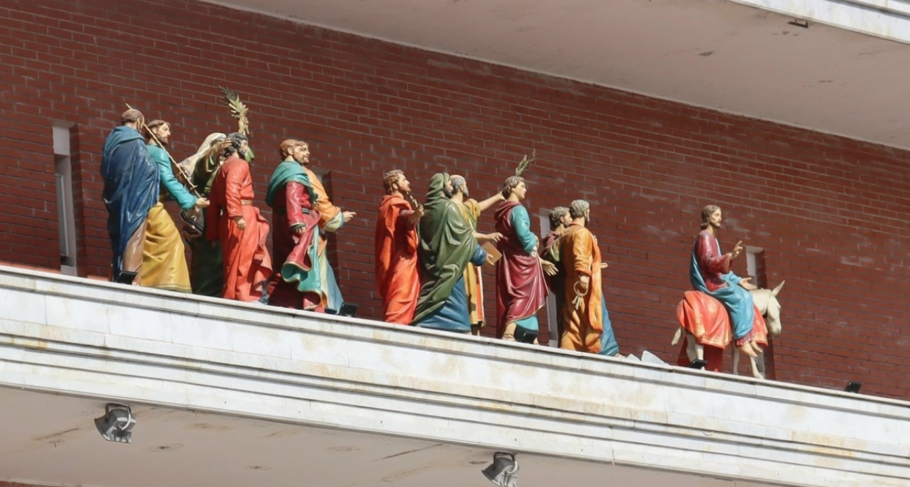 В центре Йошкар-Олы скульптурная композиция временно приостановила работу