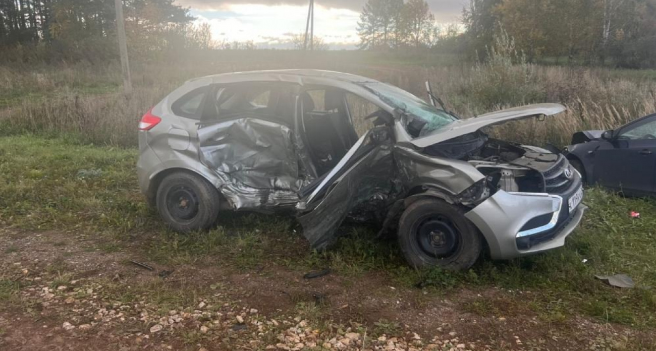 Два водителя не поделили утром дорогу в Параньгинском районе: погибла пассажирка