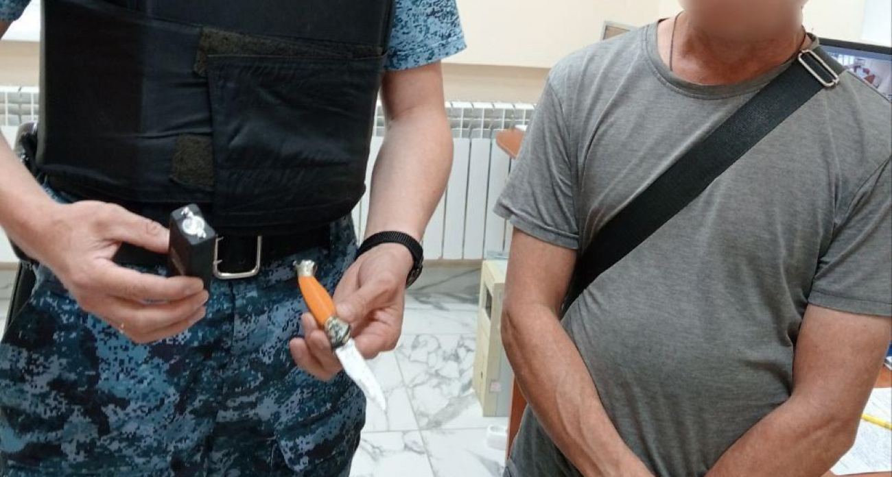 Житель Сернурского района пришел в суд со спрятанным ножом