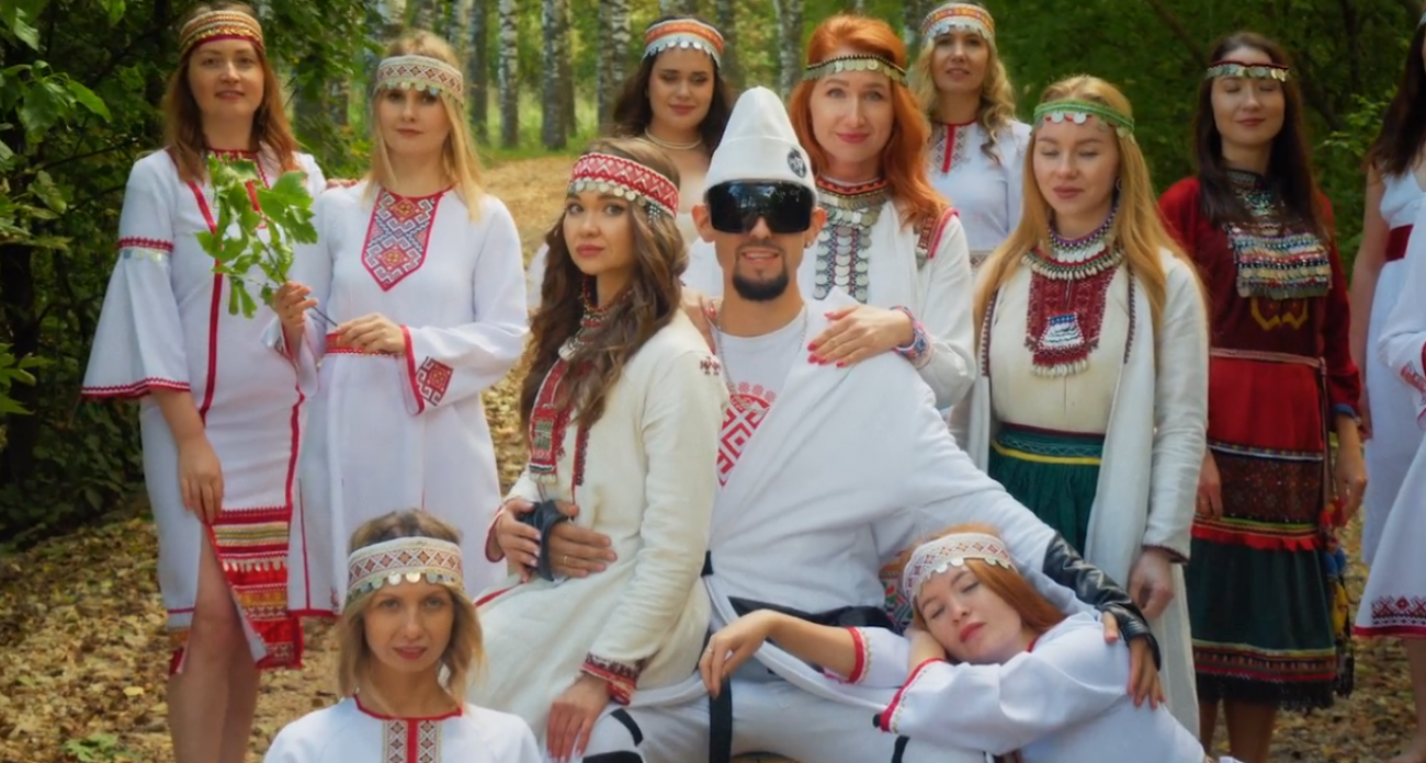 Марийский рэпер взорвал соцсети клипом о красоте местных девушек и о любви
