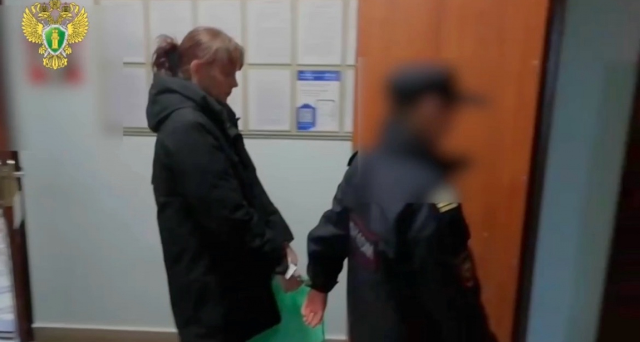 Женщина перевела себе 300 тысяч с чужого телефона: суд назначил наказание