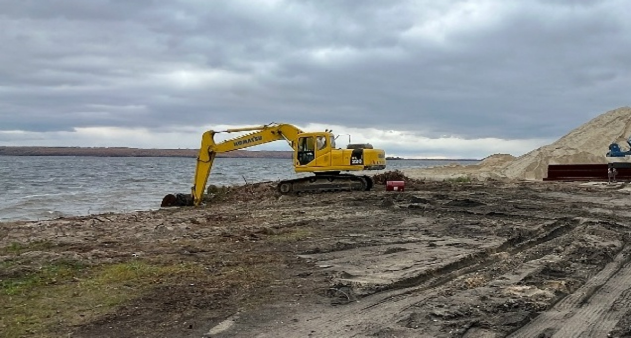 В Юрино укрепляют берег Волги для нового причала у замка Шереметева