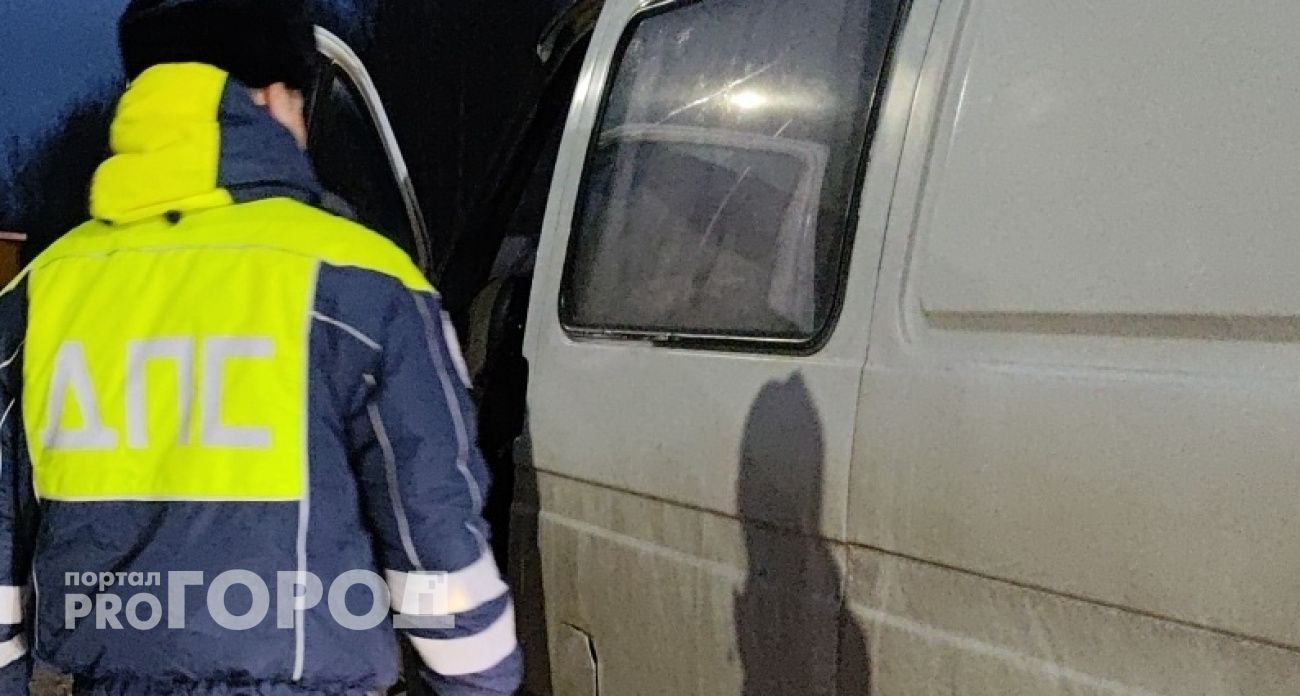 Иномарка выехала на встречку и столкнулась с автобусом в Звениговском районе: погиб человек