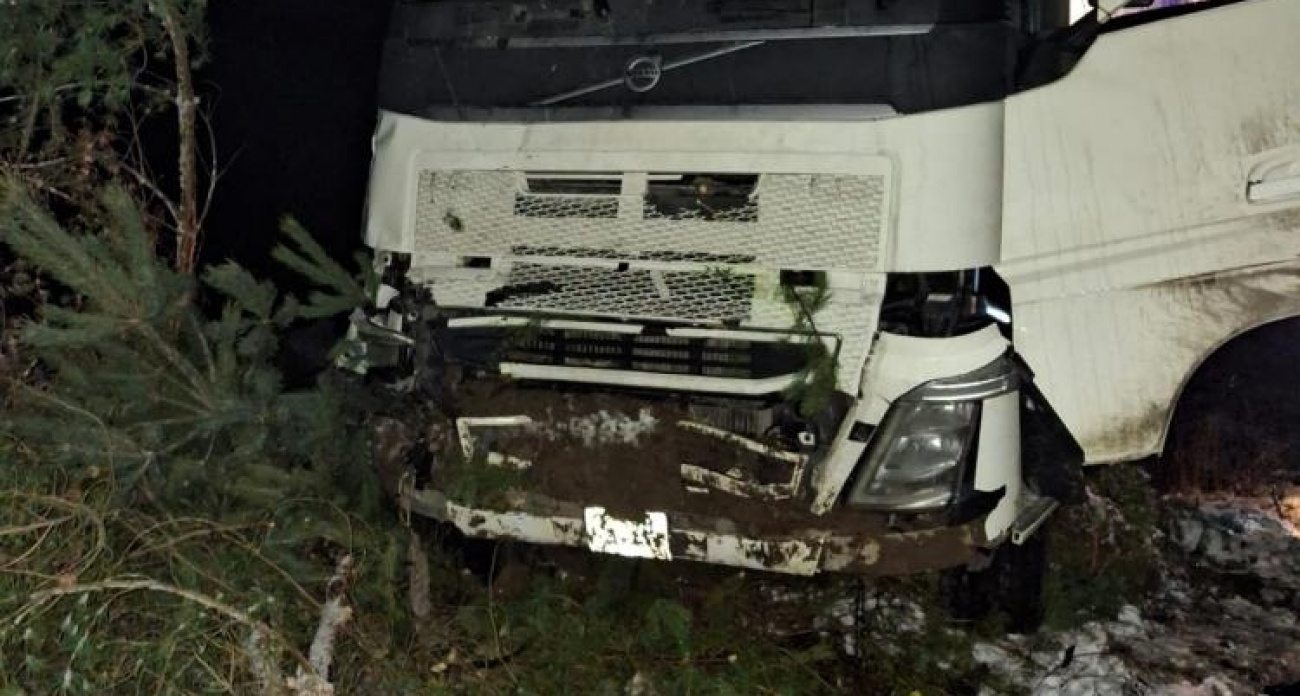 Дальнобойщик решил погонять по трассе "Йошкар-Ола – Уржум" и очутился в кювете