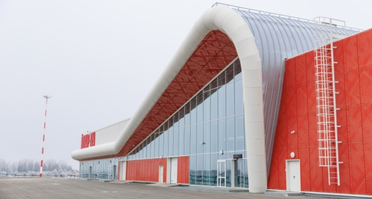 Фасад нового йошкар-олинского аэропорта разрисовали национальными узорами