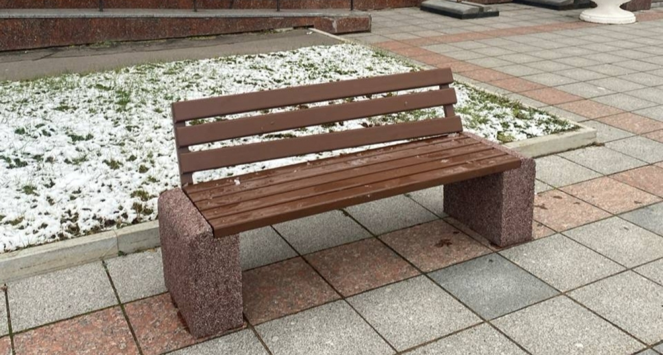 Новые скамейки в Йошкар-Оле не пережили и недели: стали жертвами вандалов