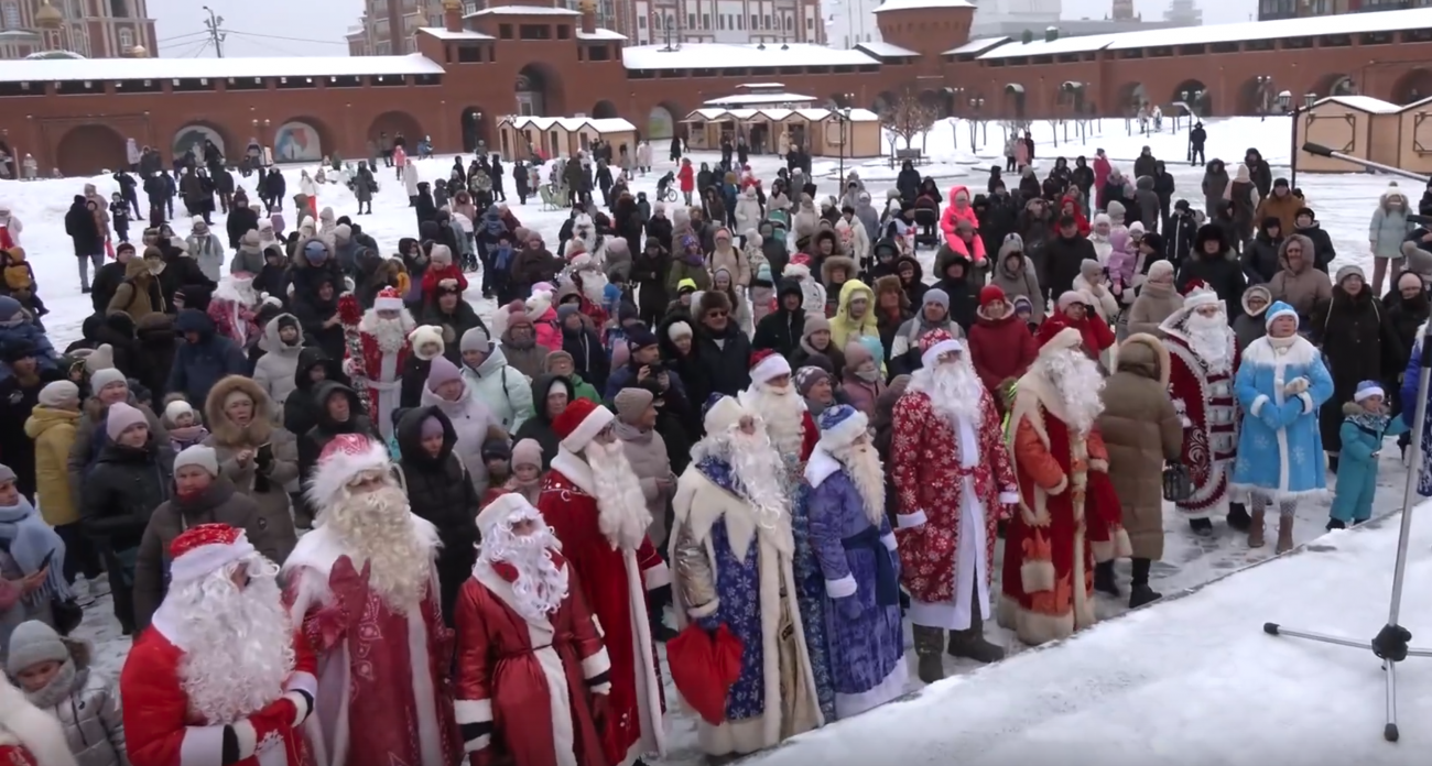 Толпа Дедов Морозов пройдет по Йошкар-Оле: когда и где