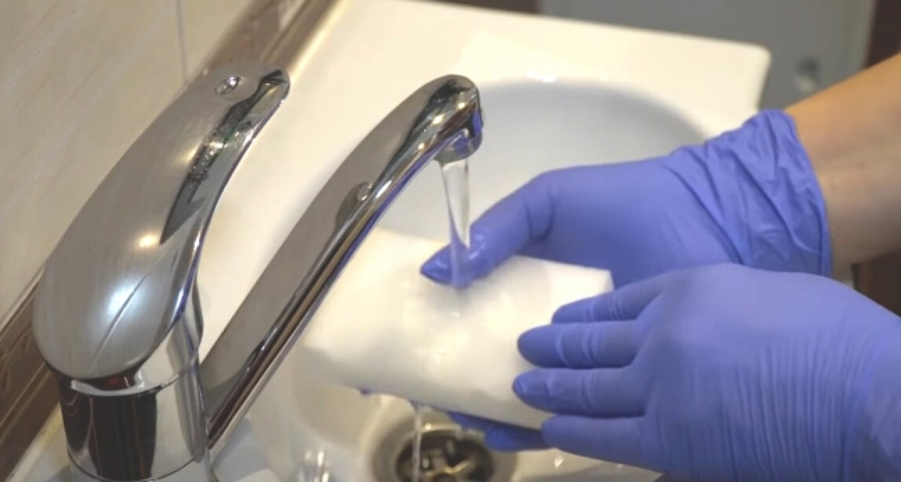 Чудо-губка: стоит 50 рублей, а чистит ржавчину, чернила и жир - только пользоваться нужно аккуратно