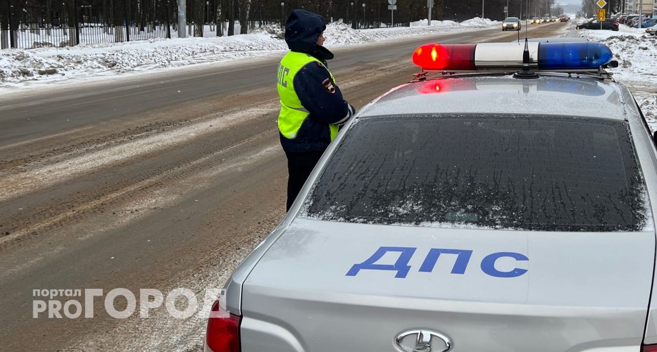 Три автомобиля устроили смертельное ДТП на трассе в Сернурском районе: "Ладу" выбросило на встречку под грузовик