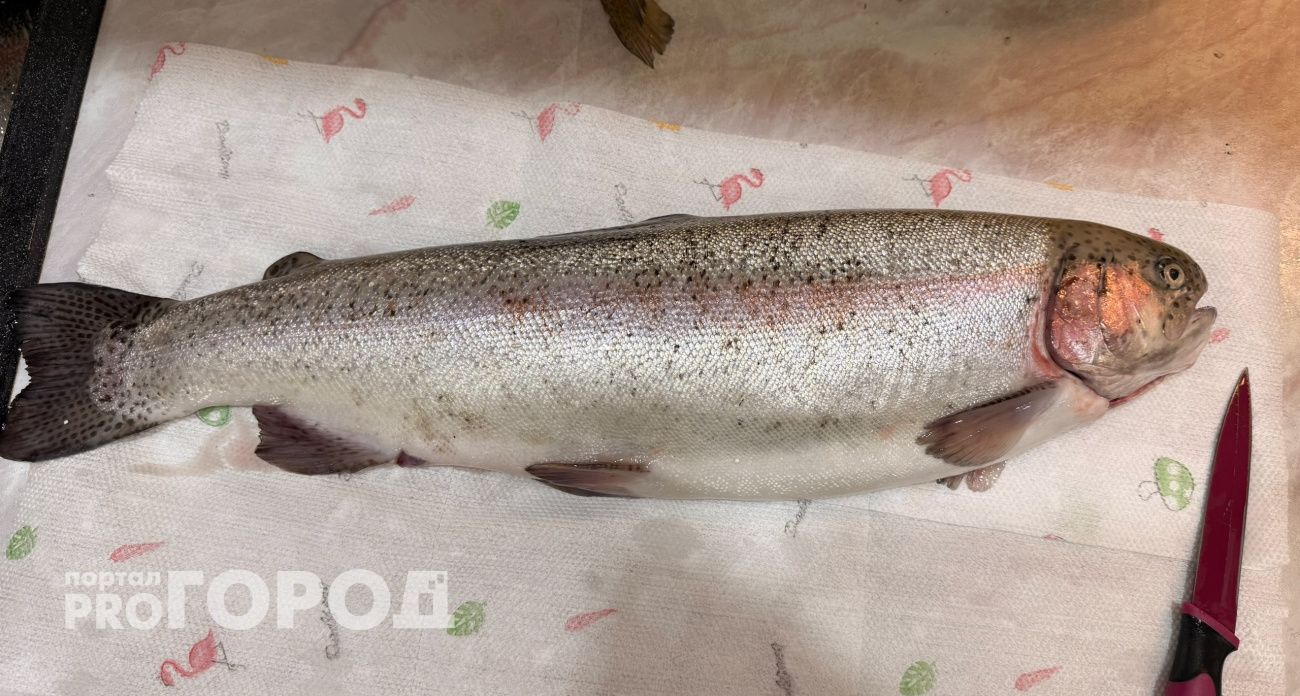 Испанцы чистят рыбу только так: дел на 5 минут, не нужен ни нож, ни кипяток, и кухня чистая