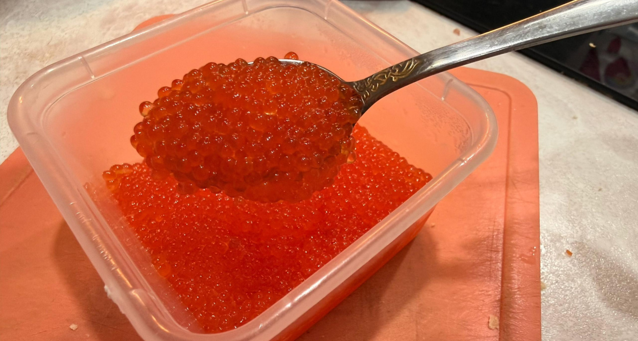 Набрал копеечной икры на рынке для засолки к Новому году – вот что получилось