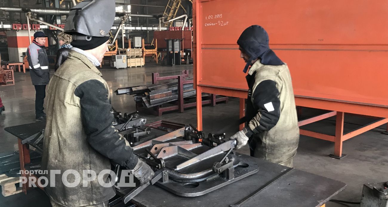 Дело не только в деньгах: рабочие массово бегут с заводов - честный отзыв о жизни у станка