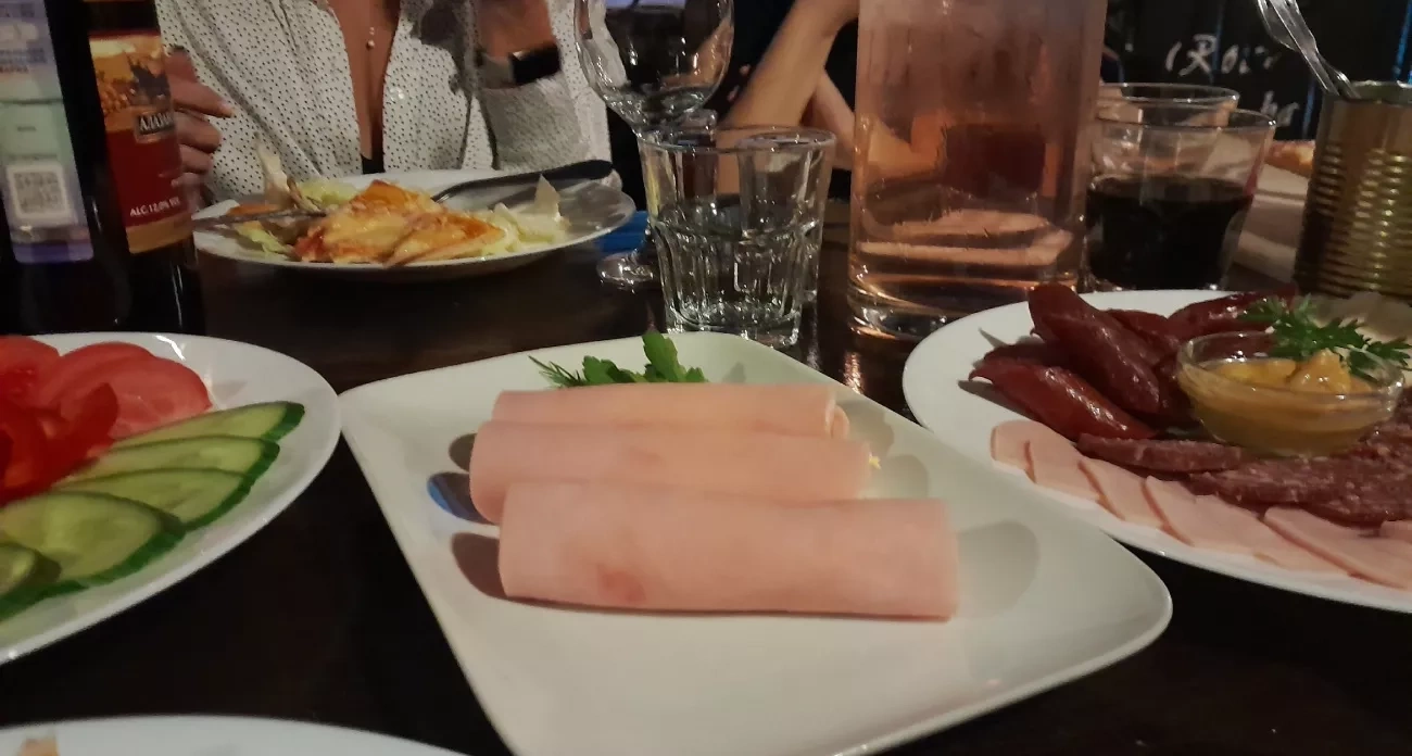 Читать до еды: знакомый работник колбасного завода рассказал, почему никогда не ест колбасу