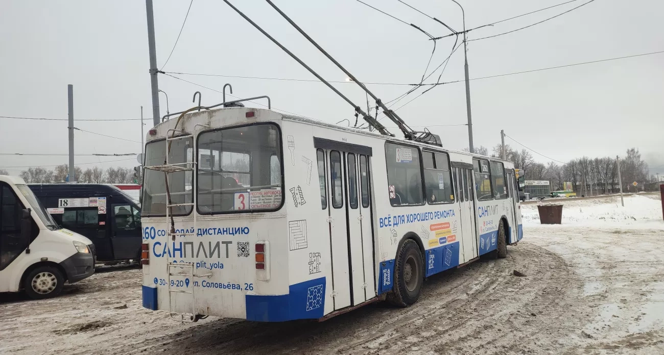 Убирают троллейбус №3 и открылся Новогодний базар: главные новости за 18 декабря в Йошкар-Оле