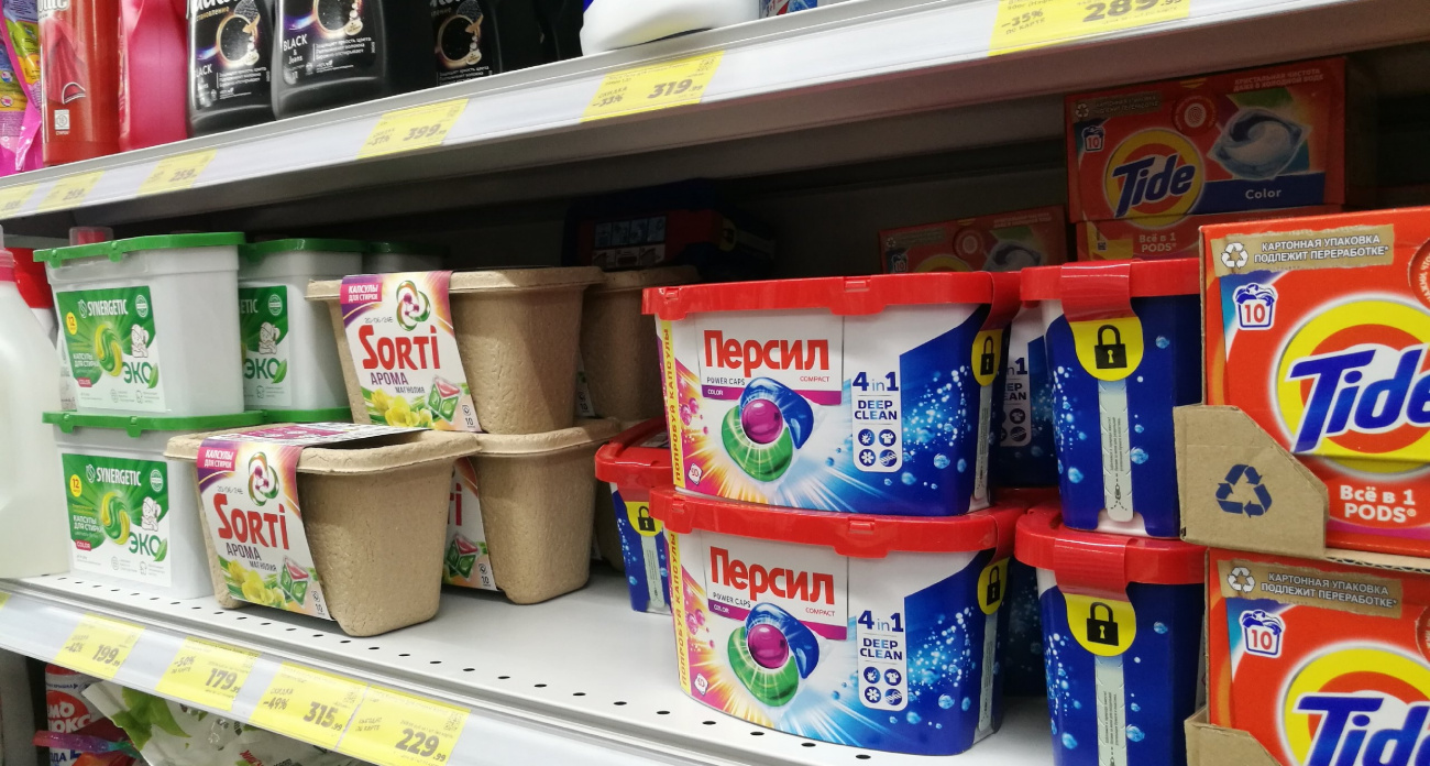 Стоят копейки, а стирают даже лучше премиальных: 5 лучших стиральных порошков по версии Роскачества