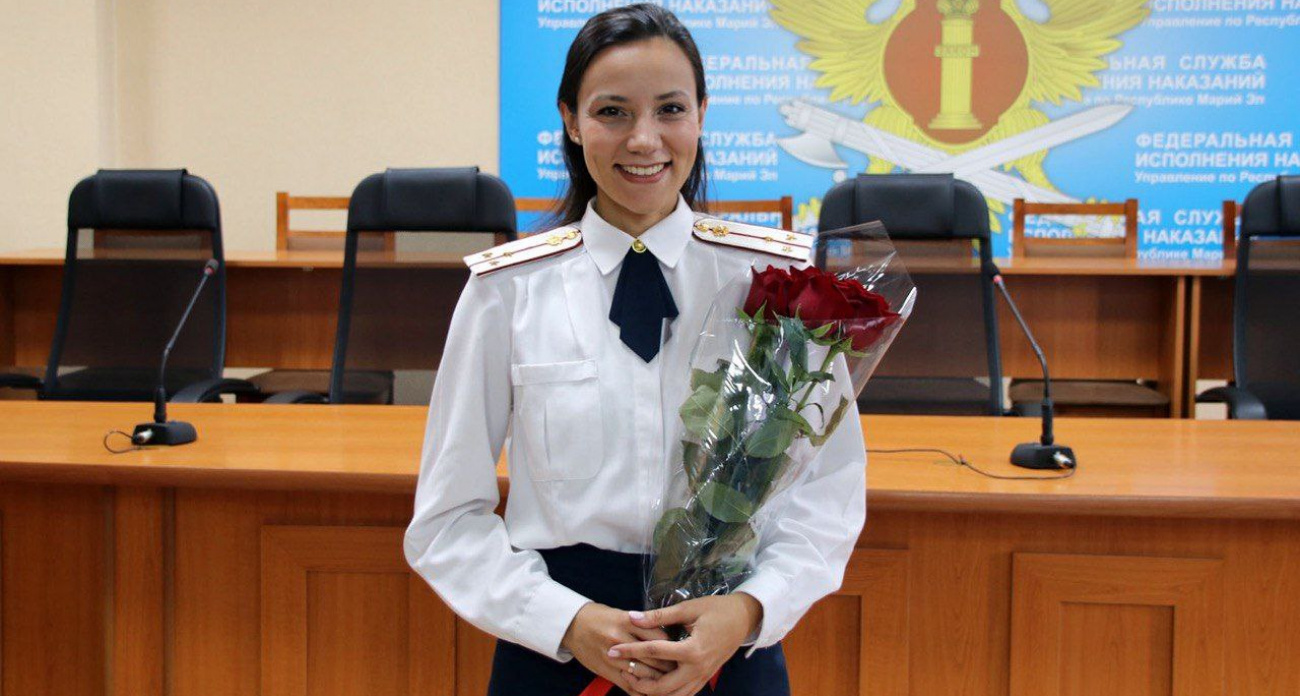 Кто проводит новогодние праздники на работе: “Я врач души”