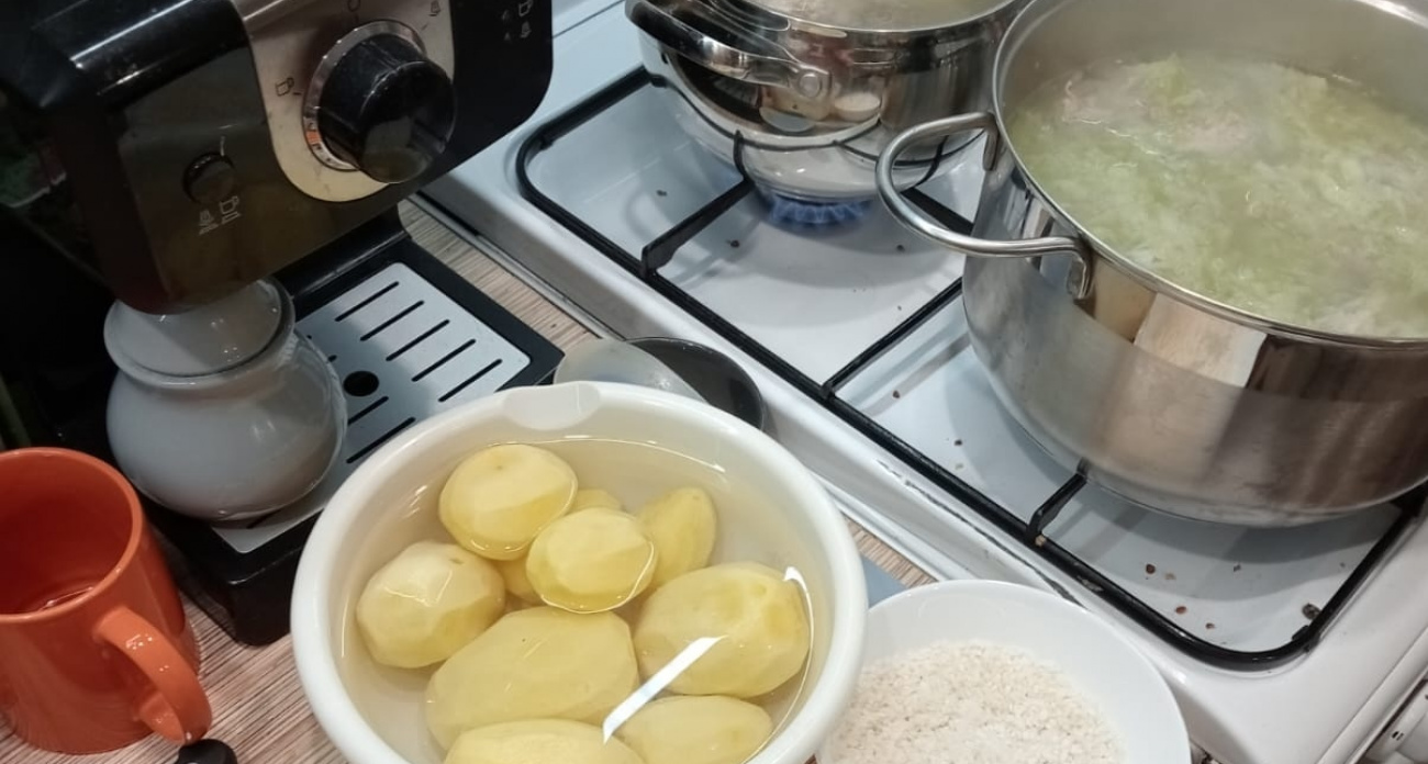 Не борщ, не щи, и даже не тыквенный: ученые назвали самый полезный домашний суп