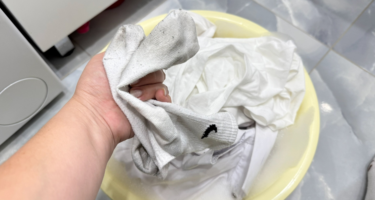 Белое белье станет белее белого: всего одна ложка на таз решает надоевшую проблему