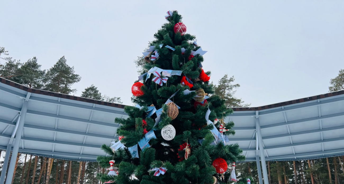 Елка с марийскими игрушками из Звенигово претендует на звание "Ёлки России"