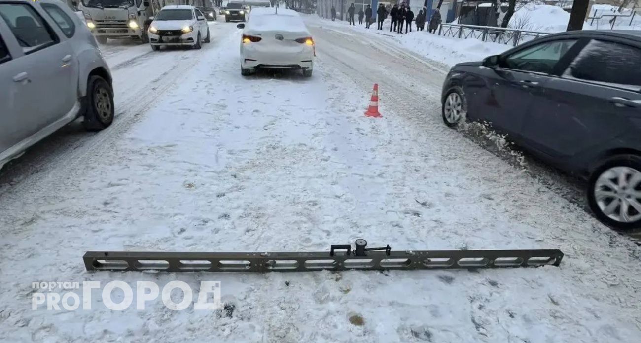 10-летняя девочка попала под колеса на пешеходном переходе в Йошкар-Оле: водитель ехал на красный