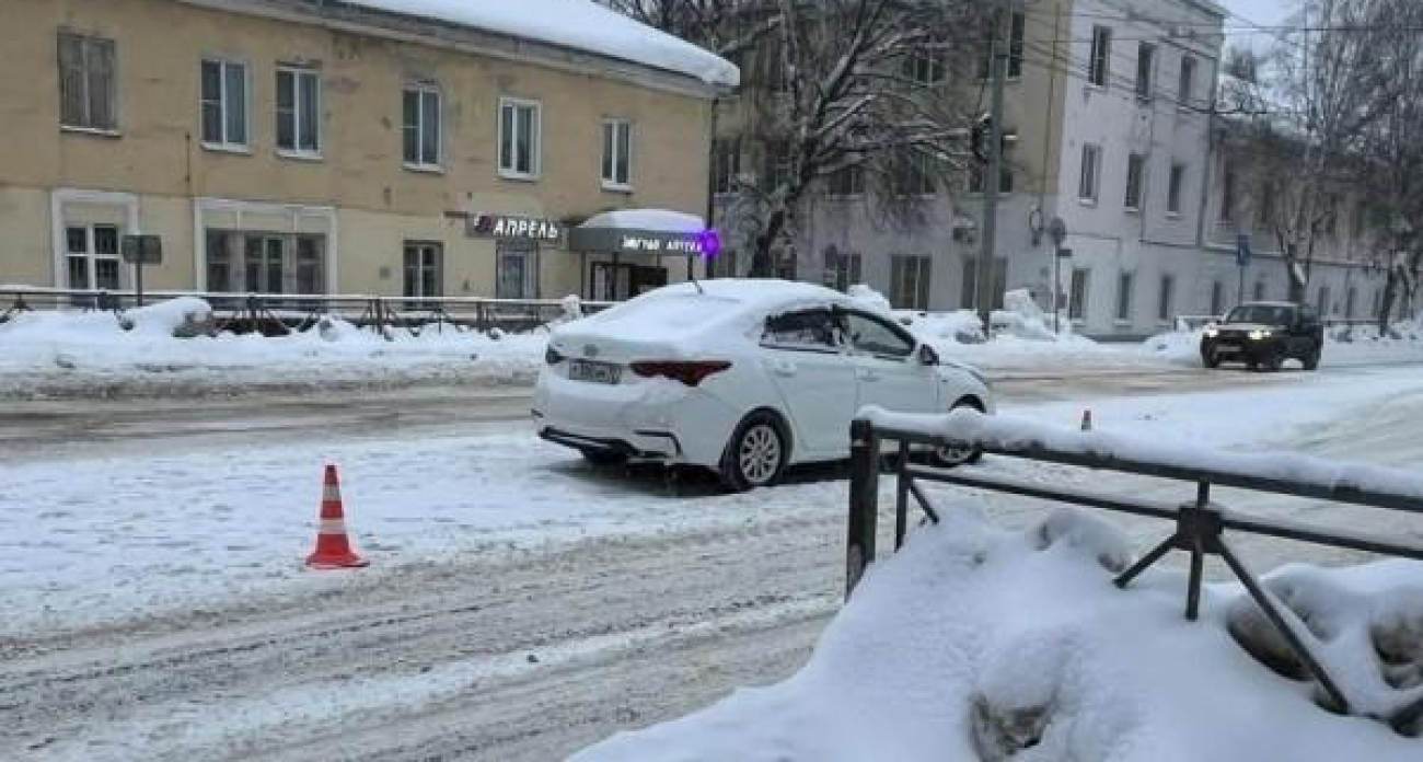 12-летняя девочка и водитель «Лады» попали в больницу после двух ДТП утром в Йошкар-Оле