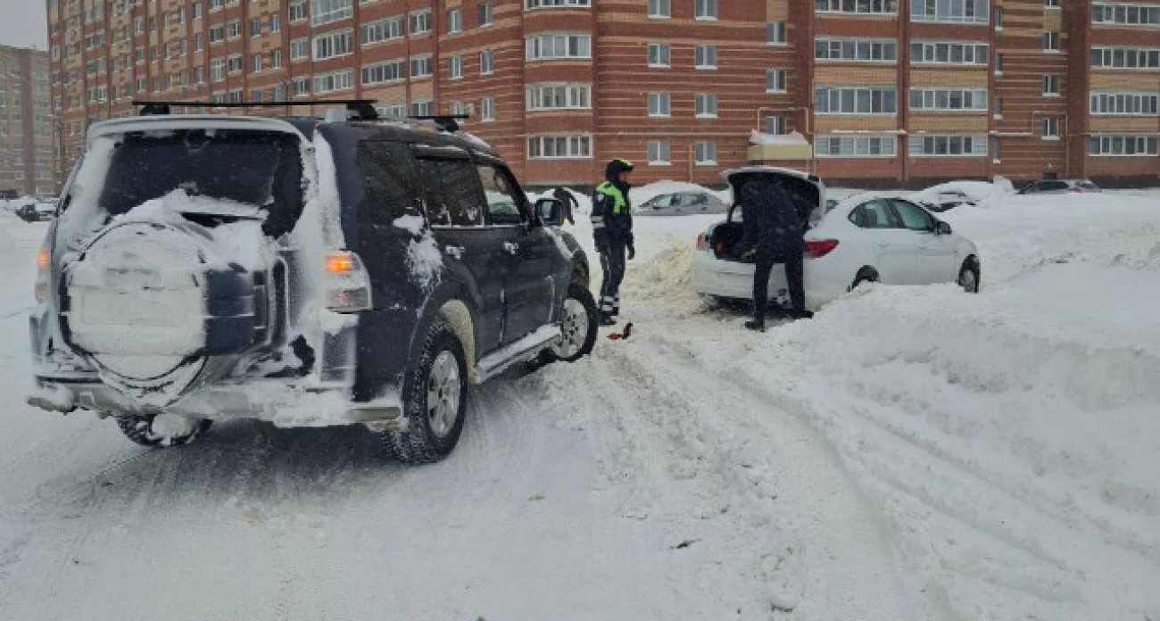 Круглосуточный патруль ГАИ: как инспекторы спасают водителей и контролируют трассы Марий Эл во время снежной стихии