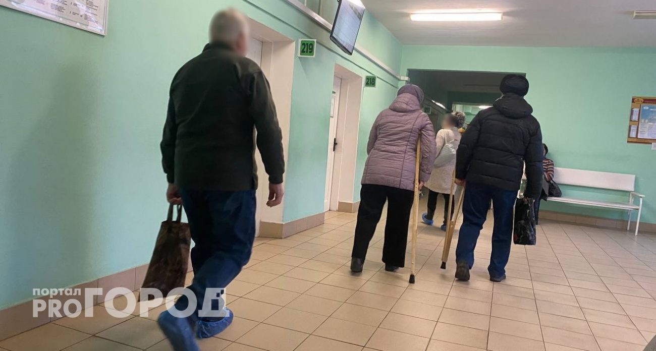 Ждали месяцами: жители Марий Эл получили сверхмощные слуховые аппараты и опорные трости