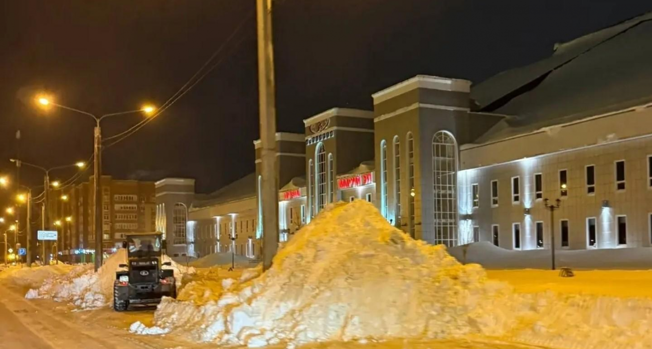 Рекордные 165 000 кубов снега вывезли из Йошкар-Олы: за одну ночь убрали еще 5 000 кубометров