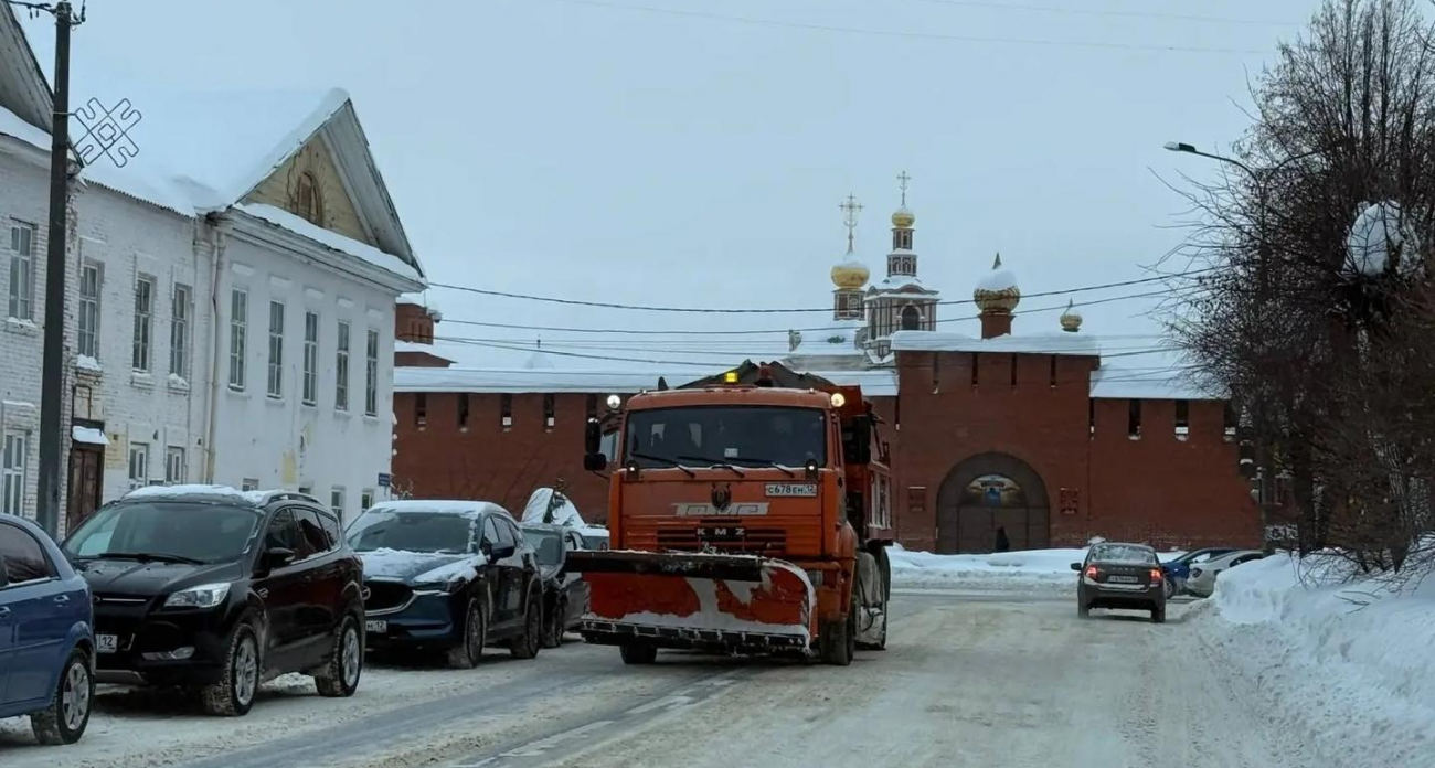 Снежный рекорд: 192 тысячи кубов снега вывезли из Йошкар-Олы после превышения месячной нормы осадков