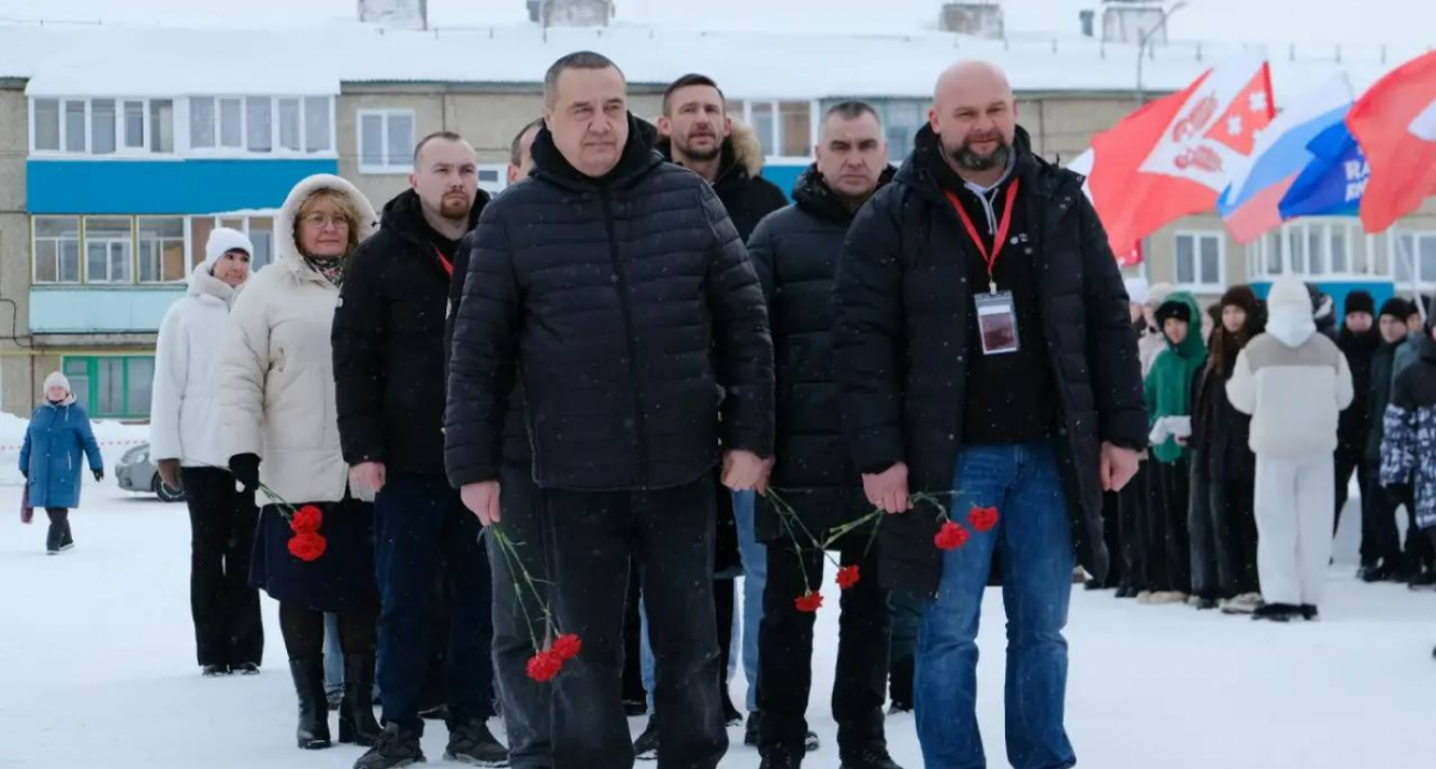 Герои СВО почтили память павших защитников Отечества у Вечного огня в Советском районе