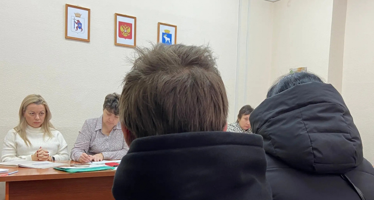 Йошкар-олинский подросток проехал на крыше поезда до Сурка: семью разнесли на Комиссии по делам несовершеннолетних