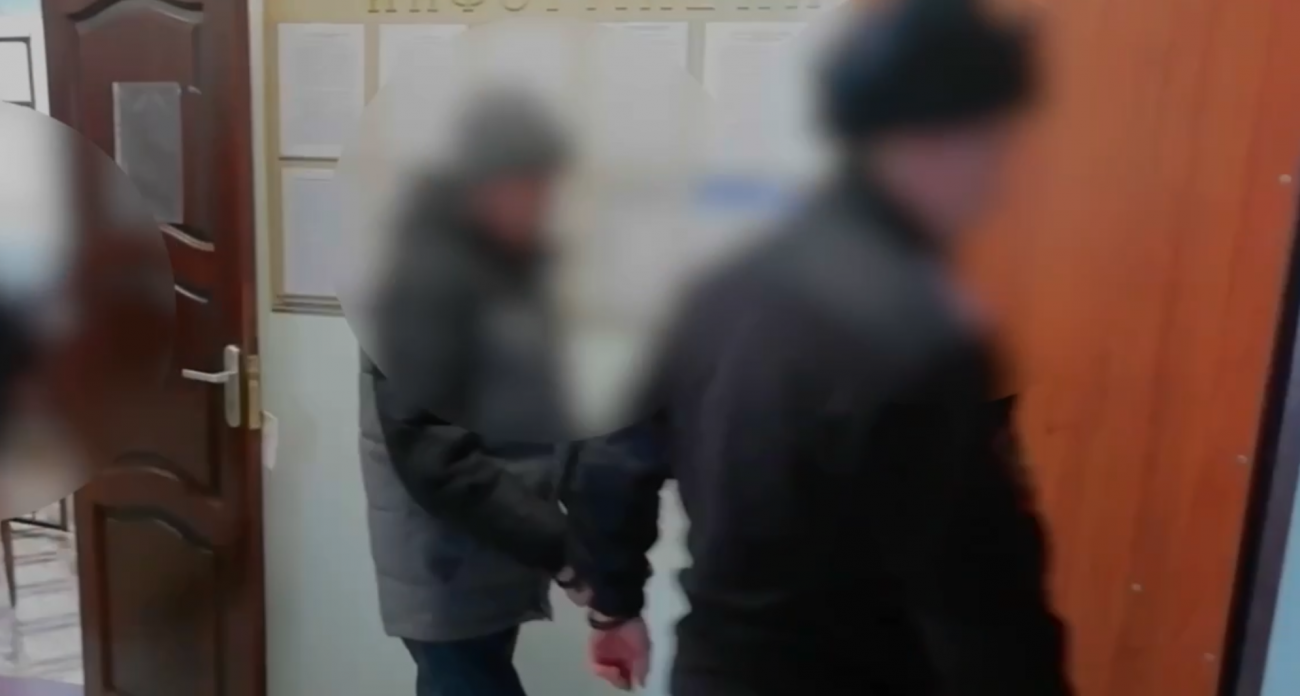 Пожилой мужчина ударил племянника ножом в грудь, живот и плечо в Сернурском районе