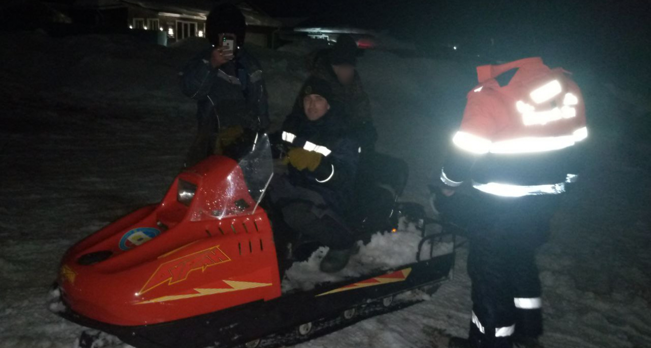 Двух снегоходчиков спасли от холодной смерти в поле рядом с Уржумкой