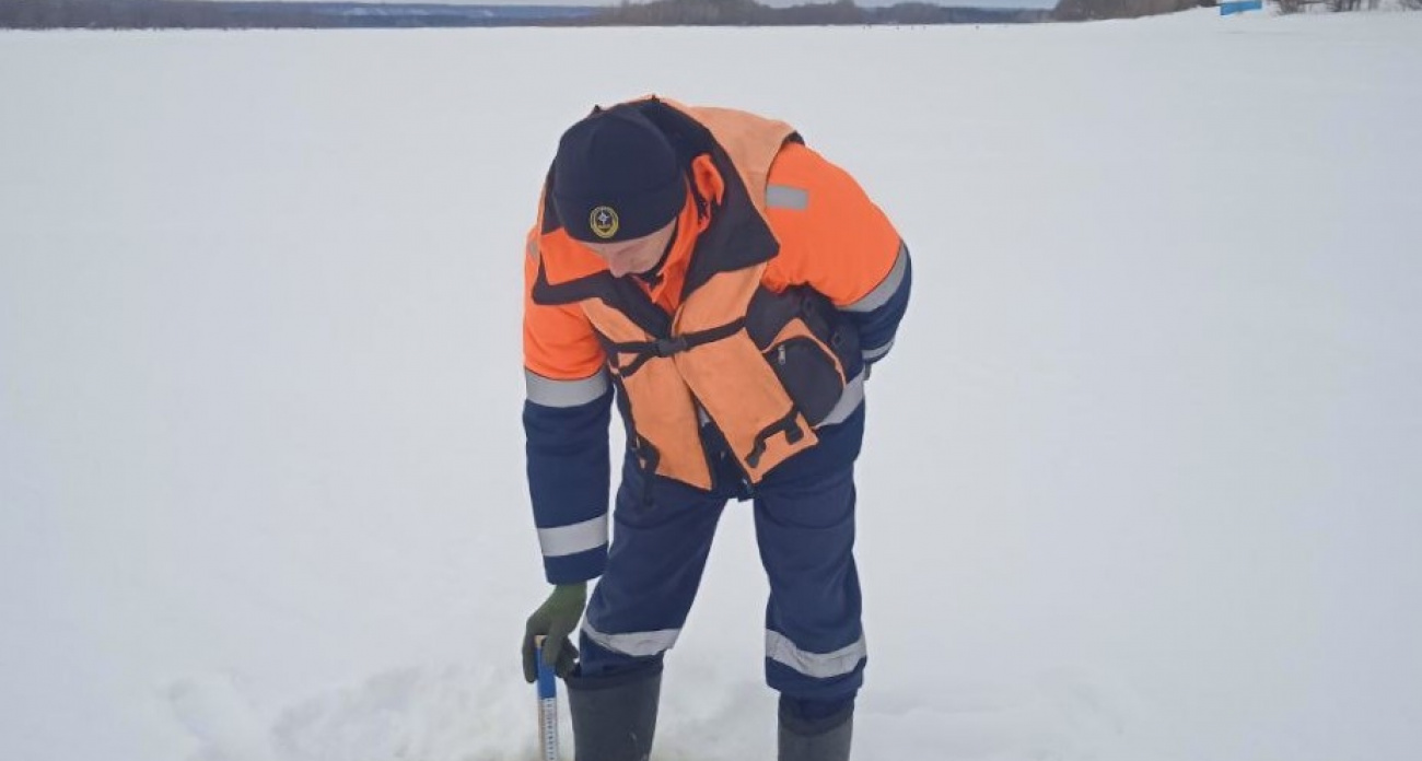 Спасатели из Йошкар-Олы рассказали о том, где самый тонкий лед на водоемах республики