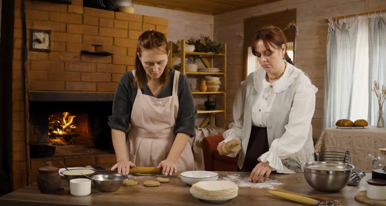 Кулинарный блогер сняла выпуск о марийской кухне прямо в деревне Оршанского района
