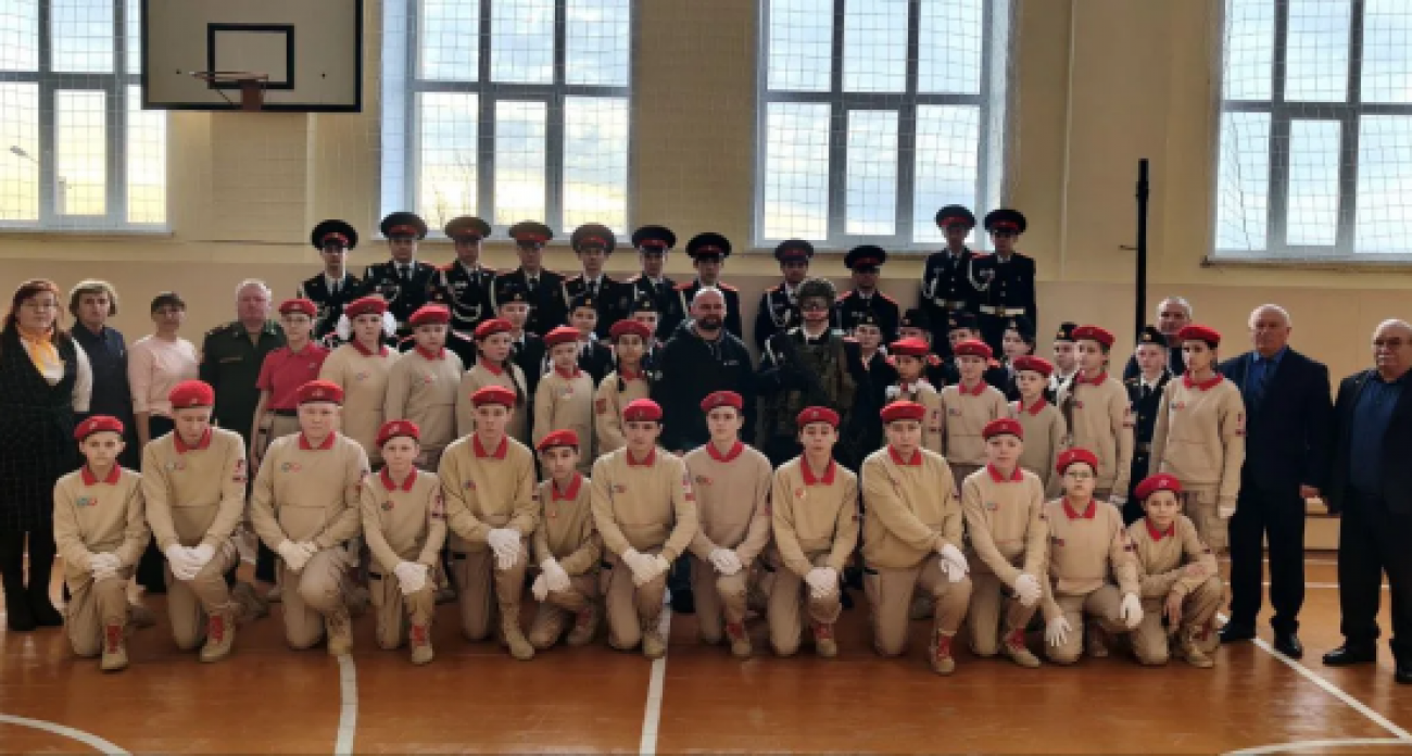 Лицом к лицу с героем: участник программы «Талешке-влак» провел особенный урок в Нартасской школе