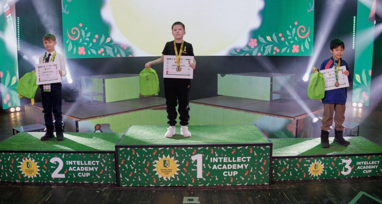 Параньгинский школьник обыграл в шахматы соперников из Венесуэлы, Болгарии и Кении