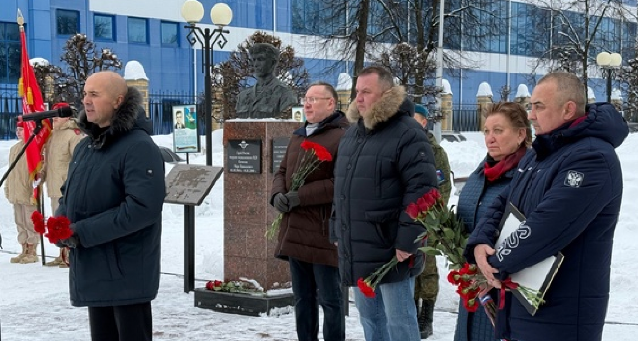 84 десантника против 2000 боевиков: в Йошкар-Оле вспомнили подвиг 6-й роты