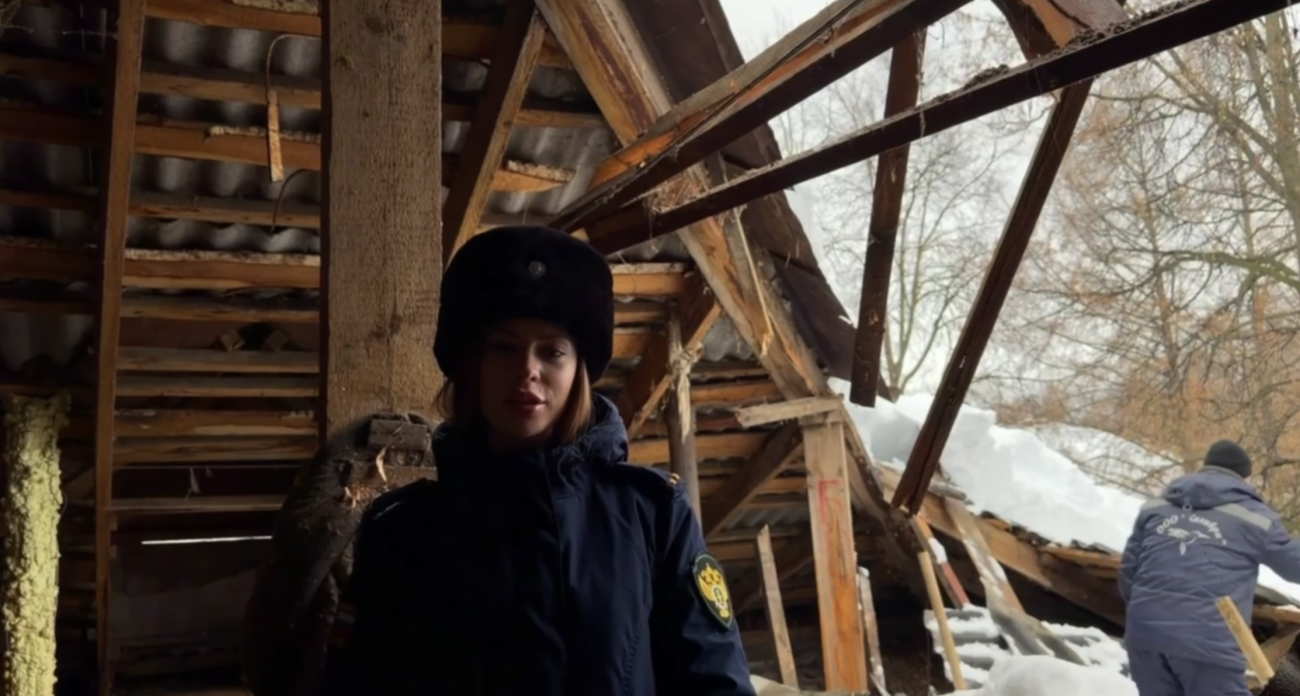 Крыша дома на Якова Эшпая в Йошкар-Оле провалилась из-за снега