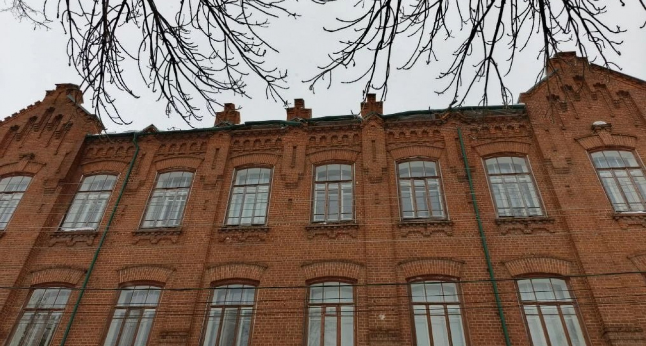 Крыша еще одной школы обрушилась под снегом в Марий Эл: детей переводят на удаленку