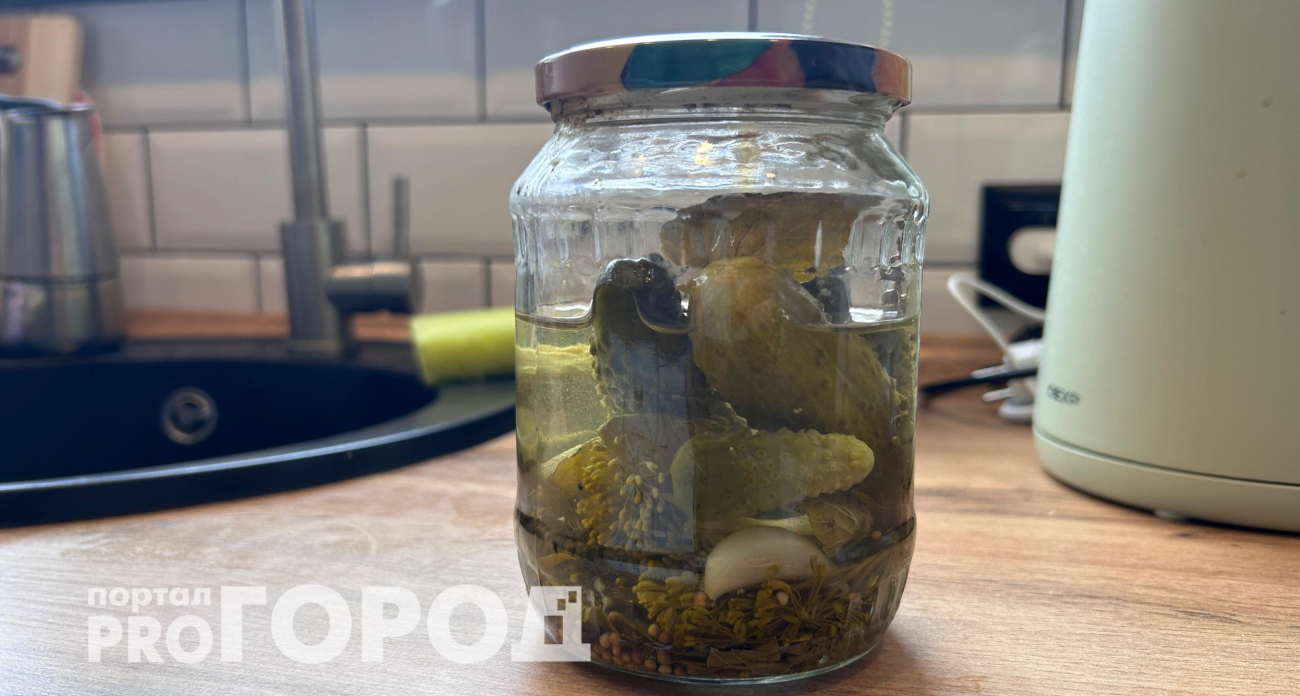 Зачем покупать дорогие средства когда рассол справляется с задачами лучше магазинной химии