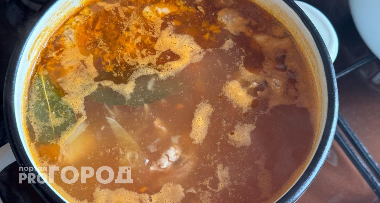 Диетологи бьют тревогу: этот суп есть в меню каждой российской семьи, а он разрушает организм