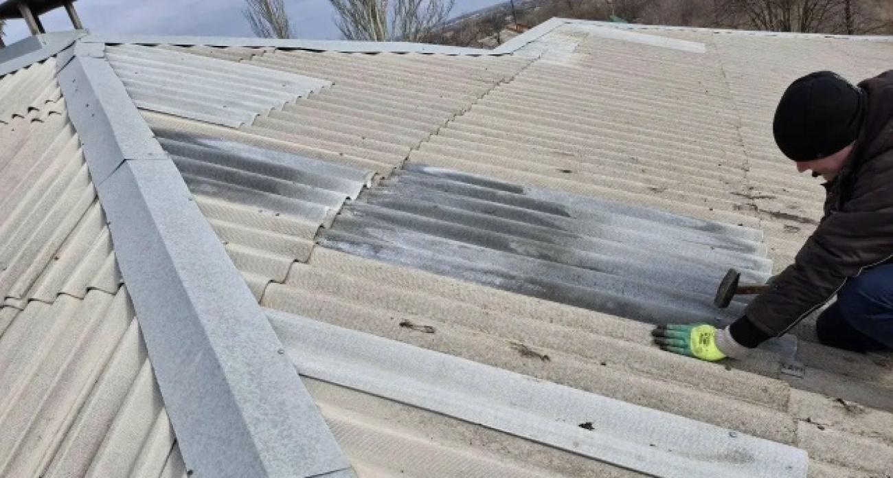 Марийские строители починили крышу поликлиники в Розовке, которую атаковали украинские дроны