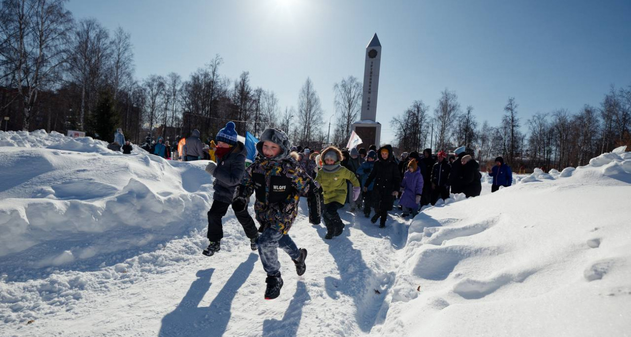 В Йошкар-Оле устроили праздничную пробежку с мандаринами