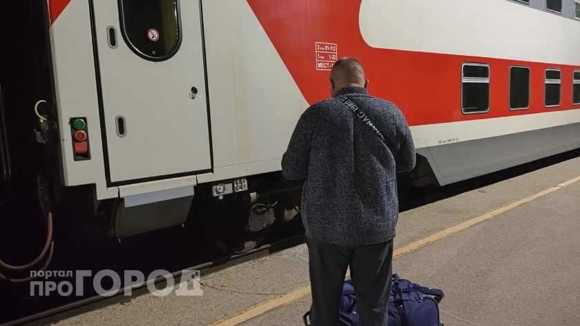 Спускаться на нижние полки в поездах теперь настрого запрещено: в РЖД до слез расстроили россиян новым правилом