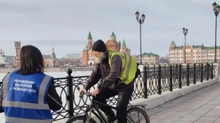 На набережной Йошкар-Олы проходят рейды: ловят гоняющих на велосипедах и самокатах