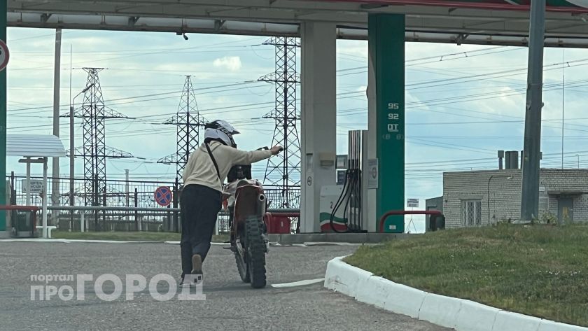 19-летнего йошкаролинца лишили прав, мотоцикла и отправили убирать мусор