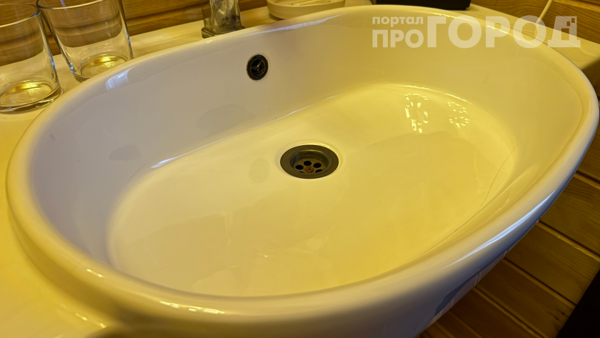 Посыпала мойку мукой и она заблестела: простой способ, который работает за 10 минут  никакого запаха доместоса